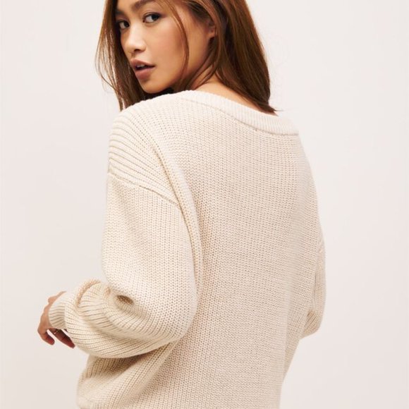 Dynamite V-Neck Sweater - Picture 4 of 4